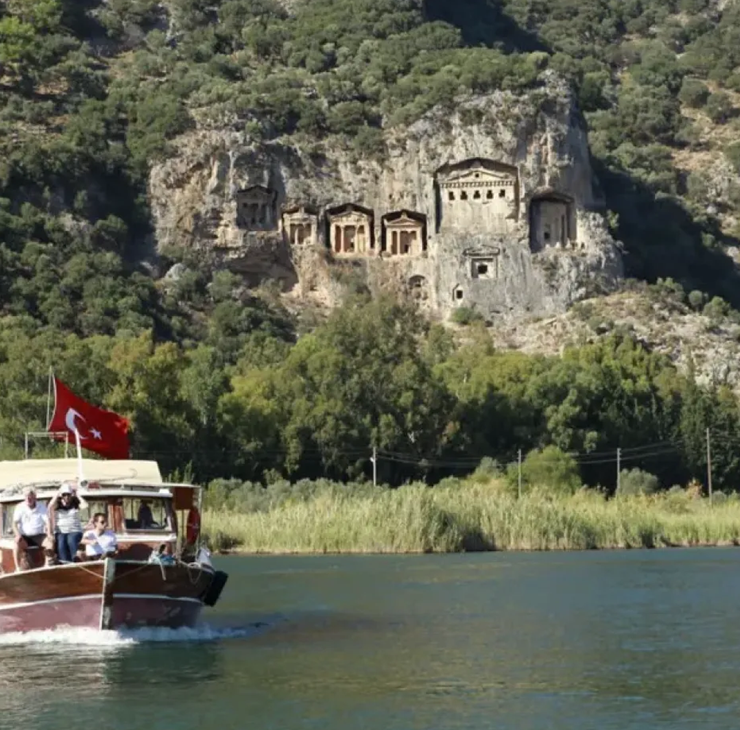 Kaunos Antik Kenti ve Kral Mezarları Ziyaretçi Rekoruna Koşuyor